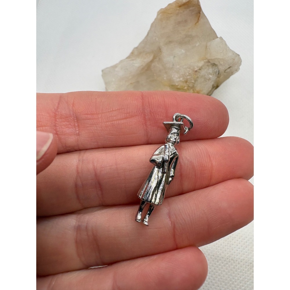 Vintage Sterling Silver Graduate Student Charm Pendant Cap Gown Diploma 4.04g - Picture 5 of 7